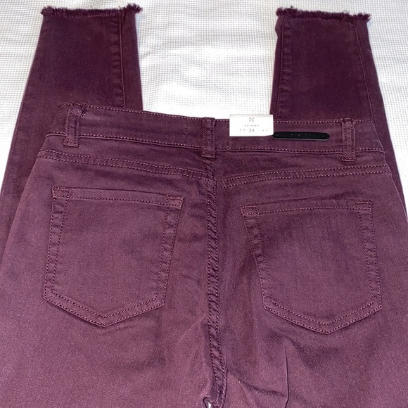 Caslon Woman’s Skinny Burgundy Raw Hem Size 24 - Picture 7 of 12